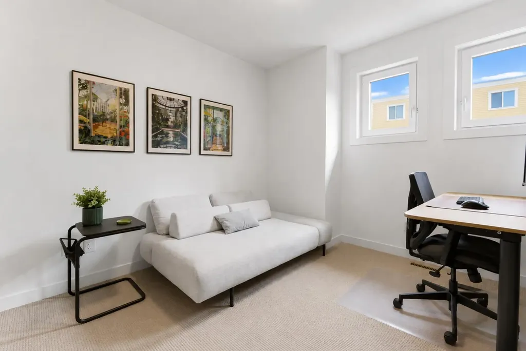 713 5 Street NE Calgary AB T2E 3W7