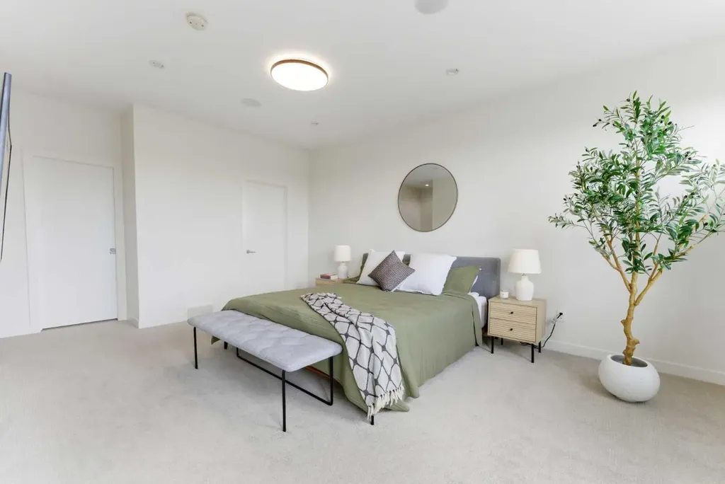 713 5 Street NE Calgary AB T2E 3W7