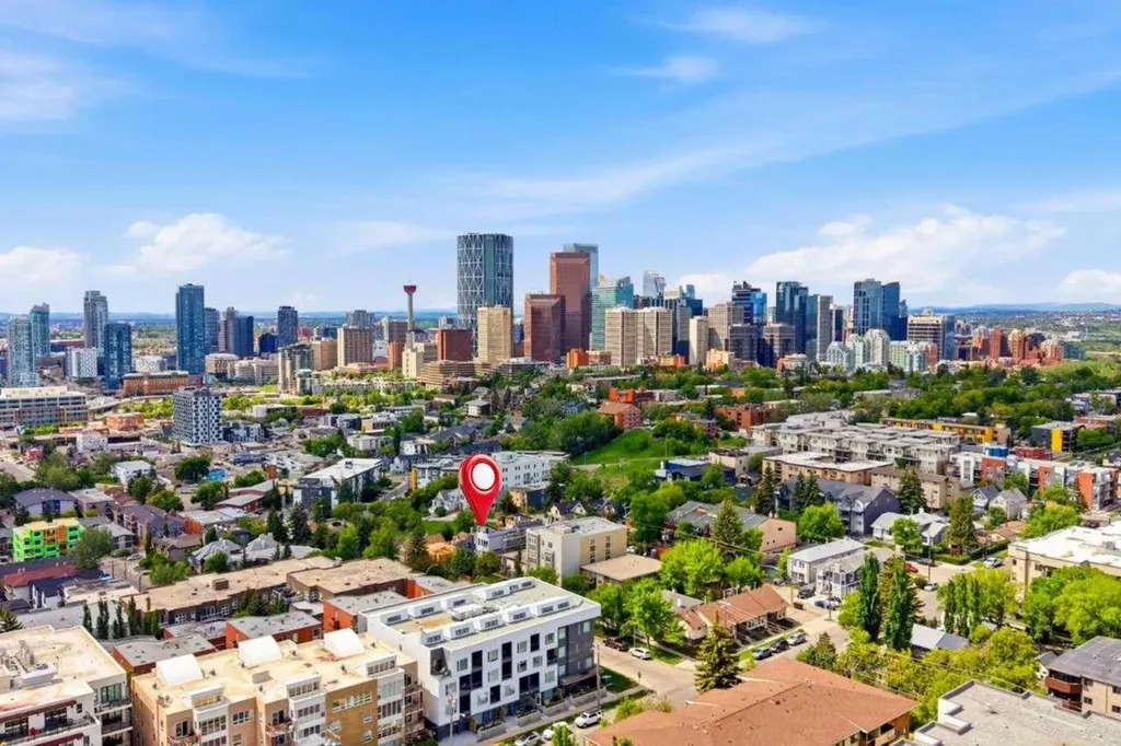 713 5 Street NE Calgary AB T2E 3W7