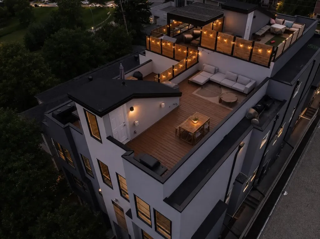 713 5 Street NE Calgary AB T2E 3W7