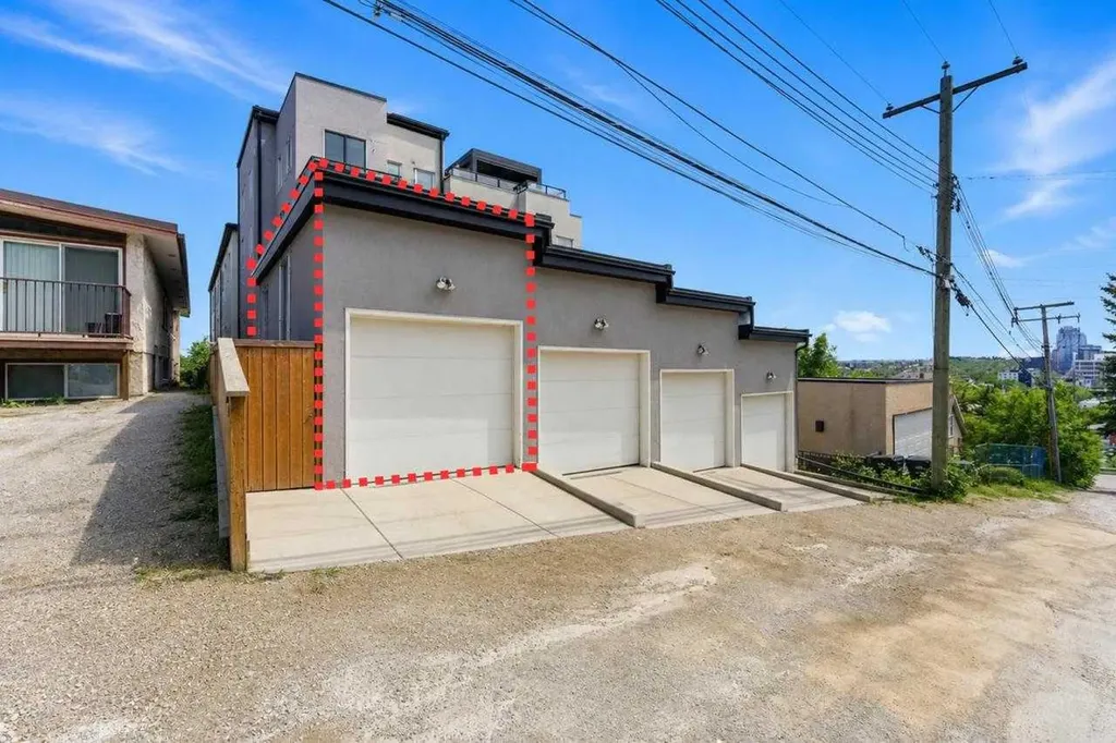 713 5 Street NE Calgary AB T2E 3W7