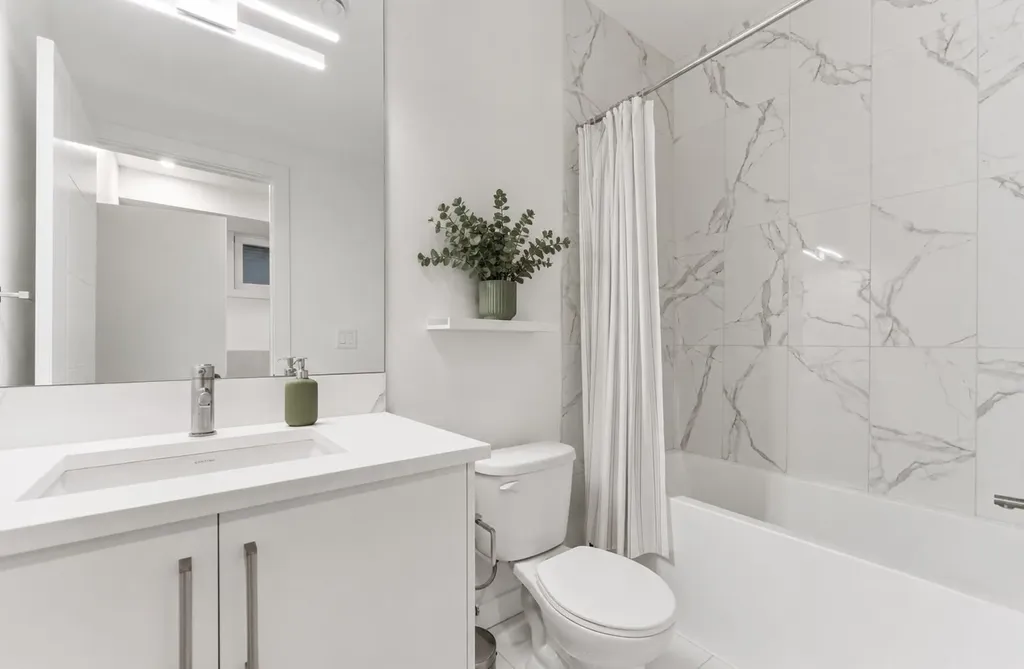 713 5 Street NE Calgary AB T2E 3W7