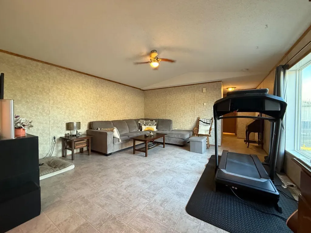 9005 90 Avenue Grande Prairie AB T8V 0A8