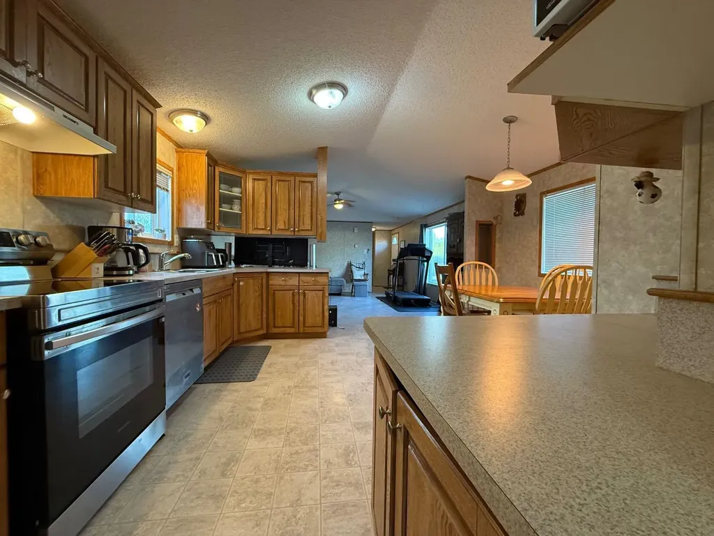 9005 90 Avenue Grande Prairie AB T8V 0A8