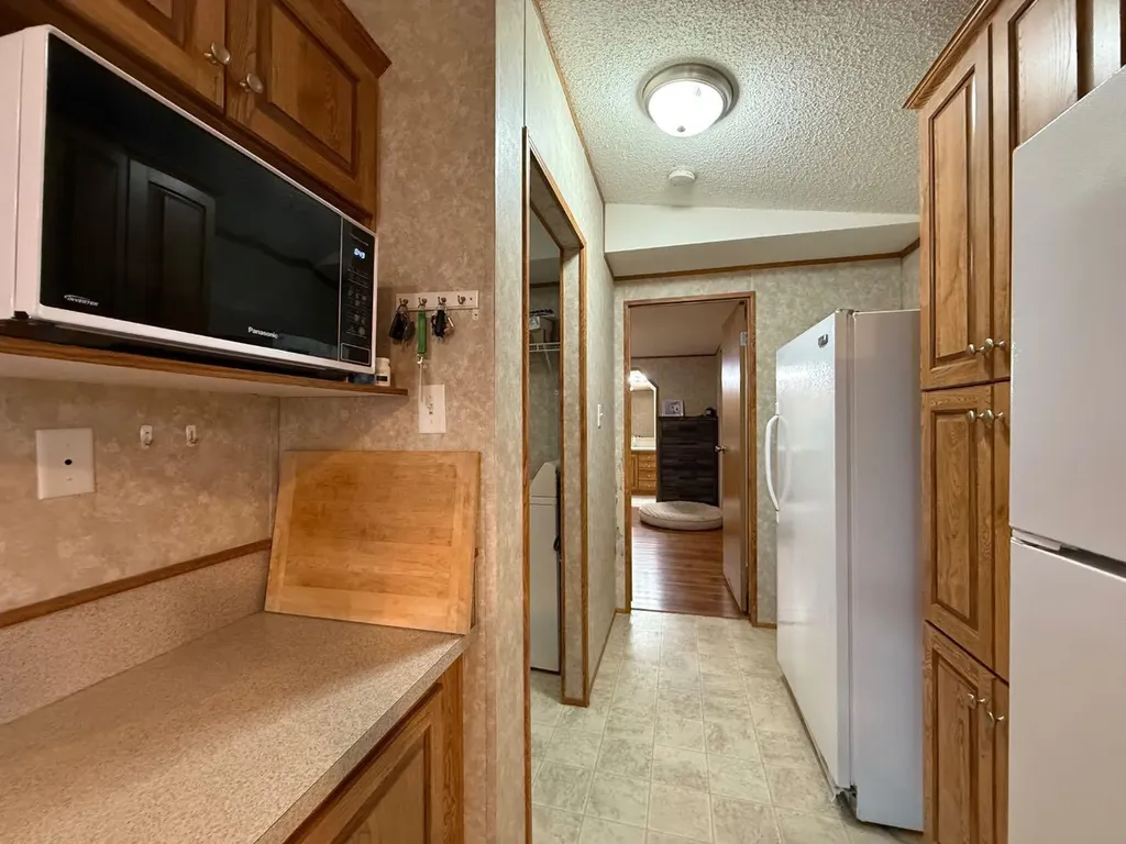 9005 90 Avenue Grande Prairie AB T8V 0A8