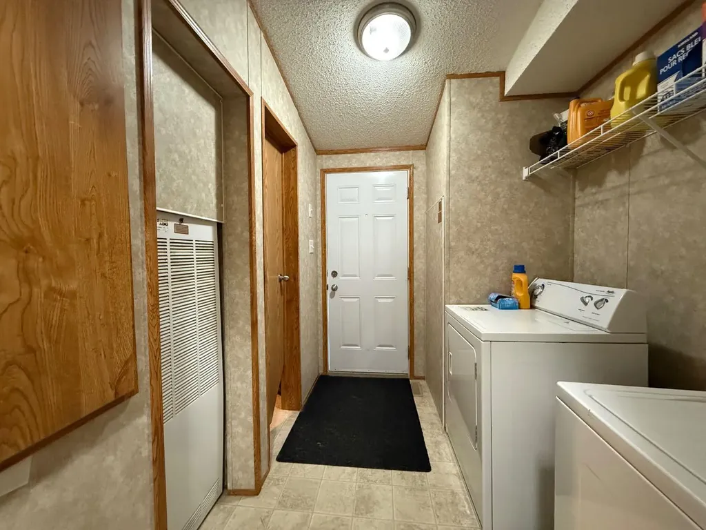 9005 90 Avenue Grande Prairie AB T8V 0A8