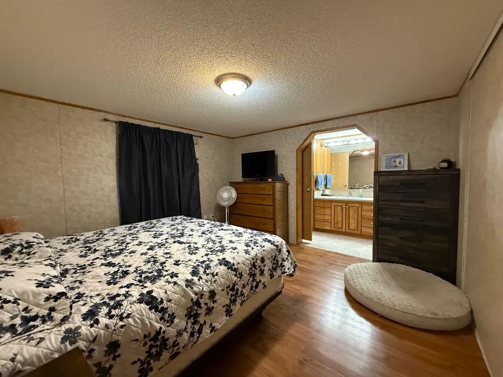 9005 90 Avenue Grande Prairie AB T8V 0A8