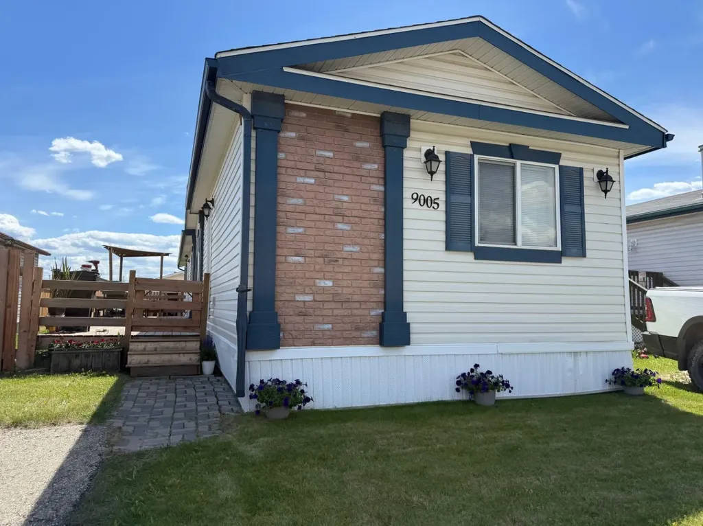 9005 90 Avenue Grande Prairie AB T8V 0A8