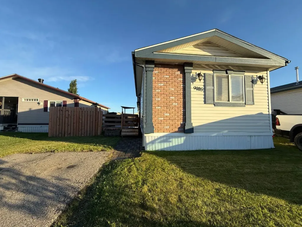 9005 90 Avenue Grande Prairie AB T8V 0A8