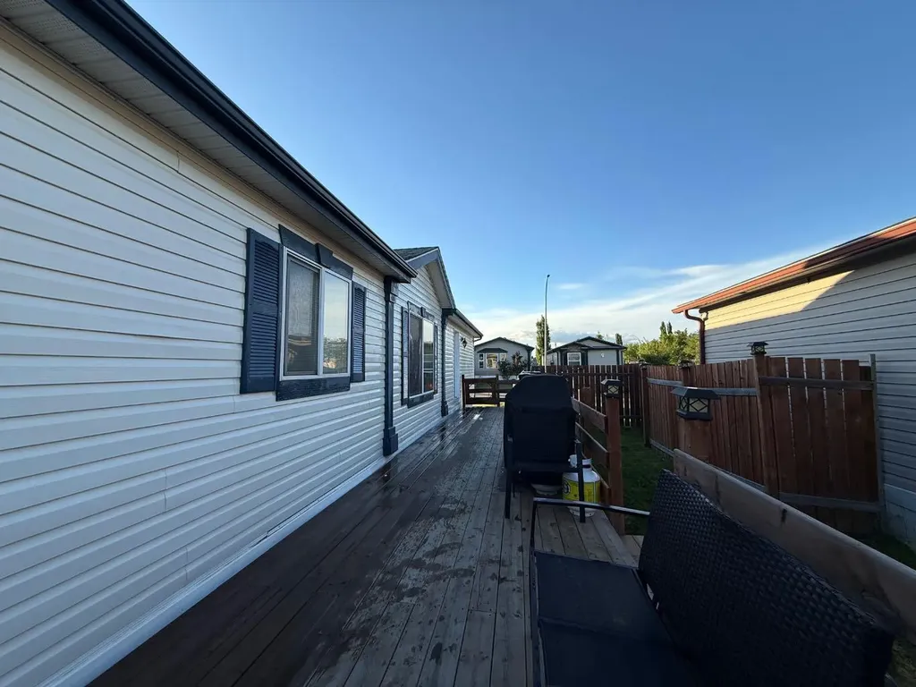 9005 90 Avenue Grande Prairie AB T8V 0A8