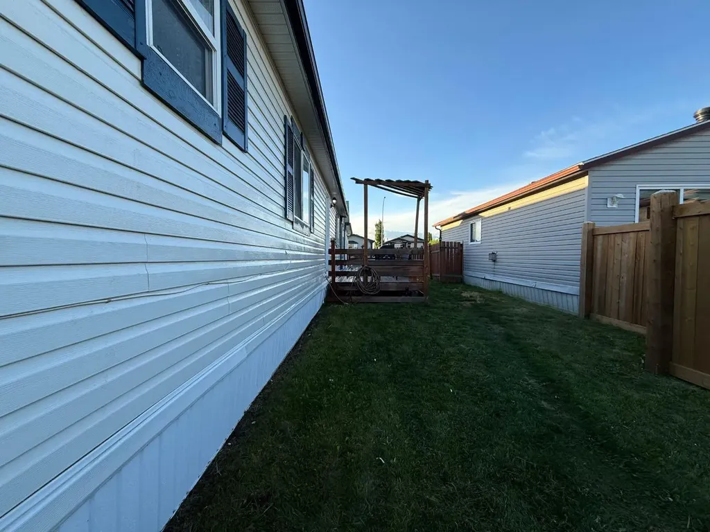 9005 90 Avenue Grande Prairie AB T8V 0A8