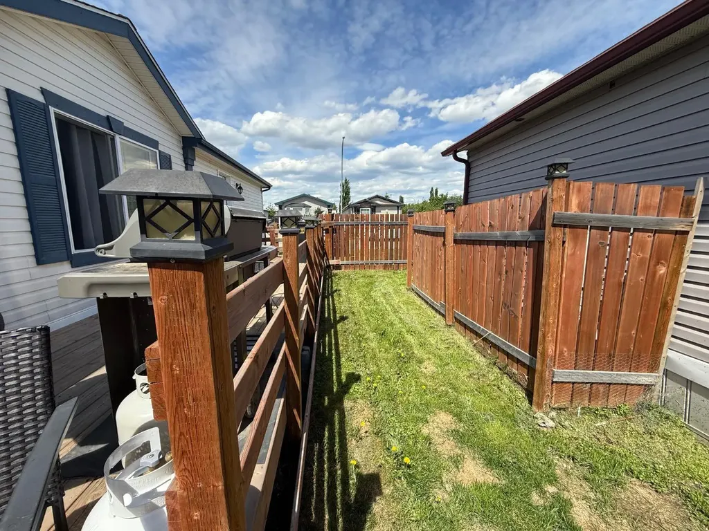 9005 90 Avenue Grande Prairie AB T8V 0A8