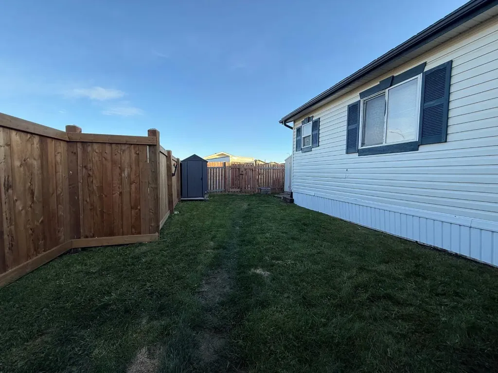 9005 90 Avenue Grande Prairie AB T8V 0A8
