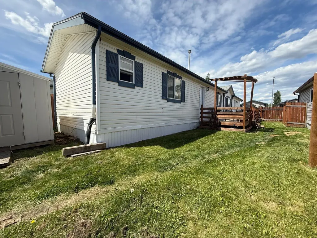 9005 90 Avenue Grande Prairie AB T8V 0A8