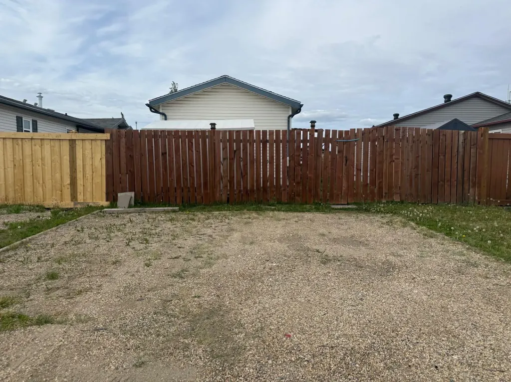 9005 90 Avenue Grande Prairie AB T8V 0A8