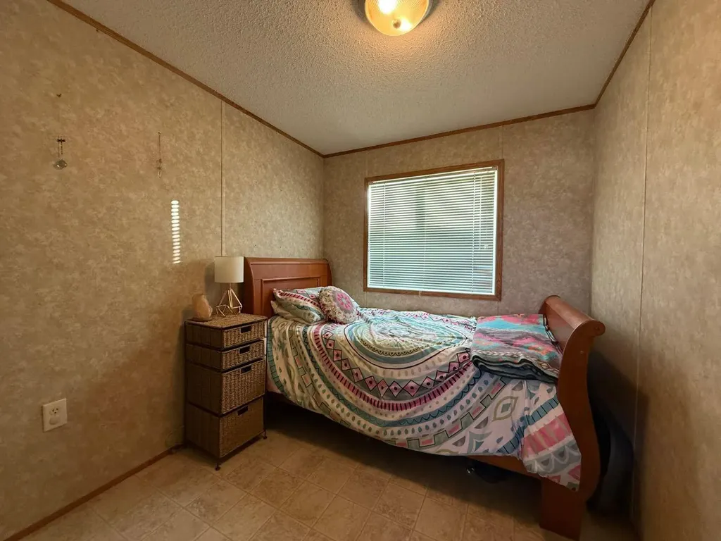 9005 90 Avenue Grande Prairie AB T8V 0A8