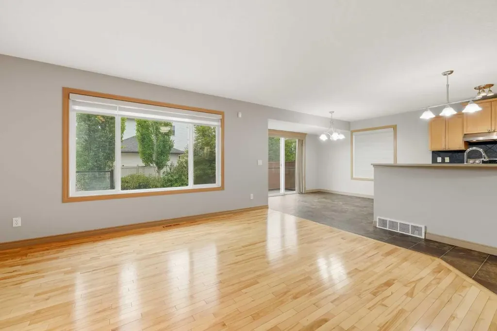 137 Evanscove Circle NW Calgary AB T3P 0A2