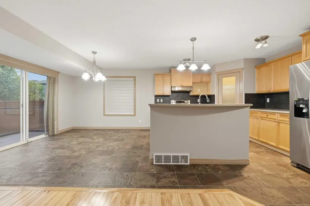 137 Evanscove Circle NW Calgary AB T3P 0A2