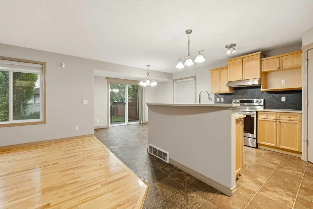 137 Evanscove Circle NW Calgary AB T3P 0A2