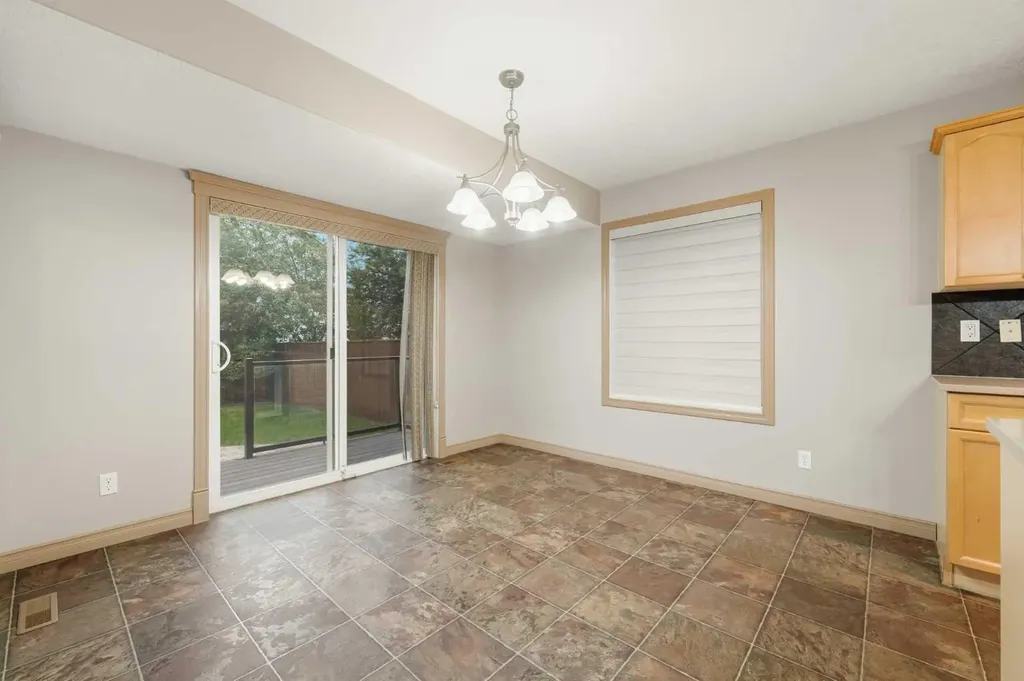 137 Evanscove Circle NW Calgary AB T3P 0A2