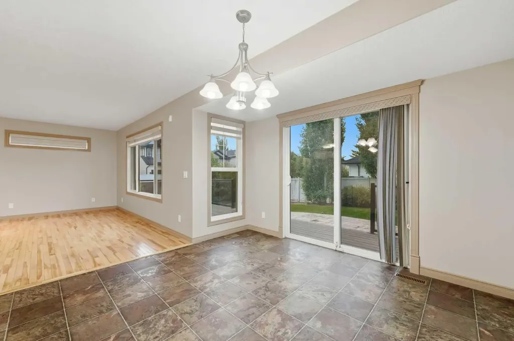 137 Evanscove Circle NW Calgary AB T3P 0A2