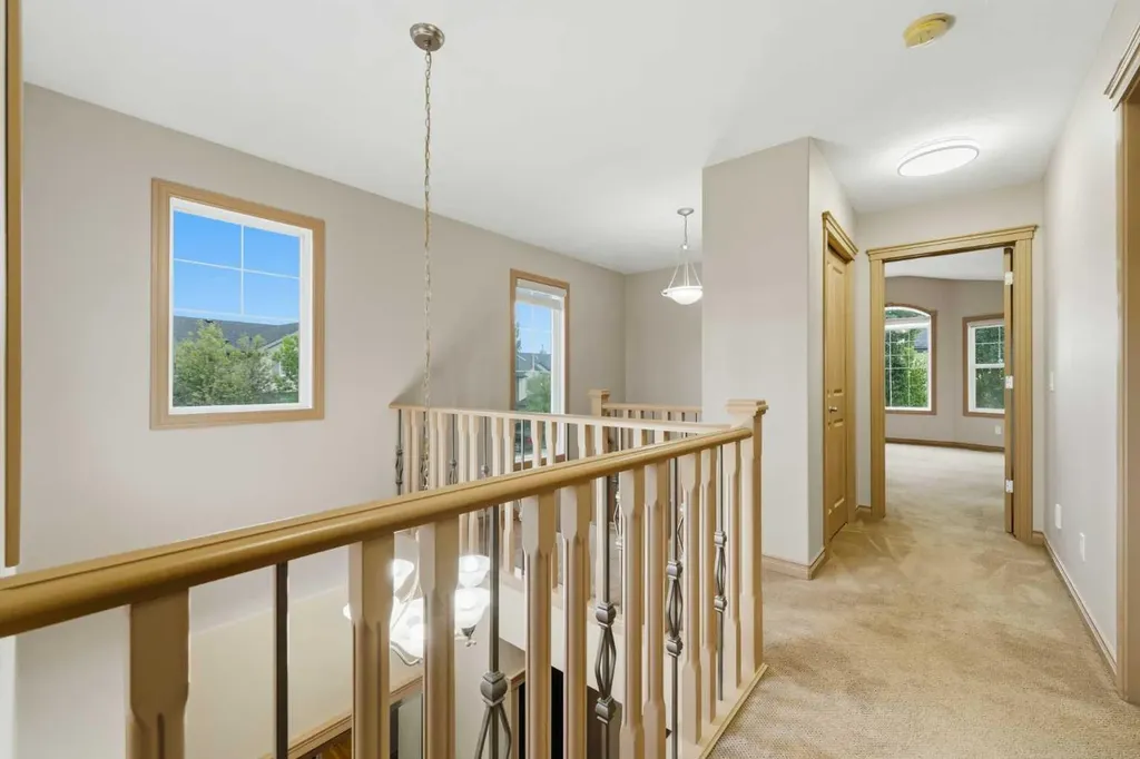 137 Evanscove Circle NW Calgary AB T3P 0A2