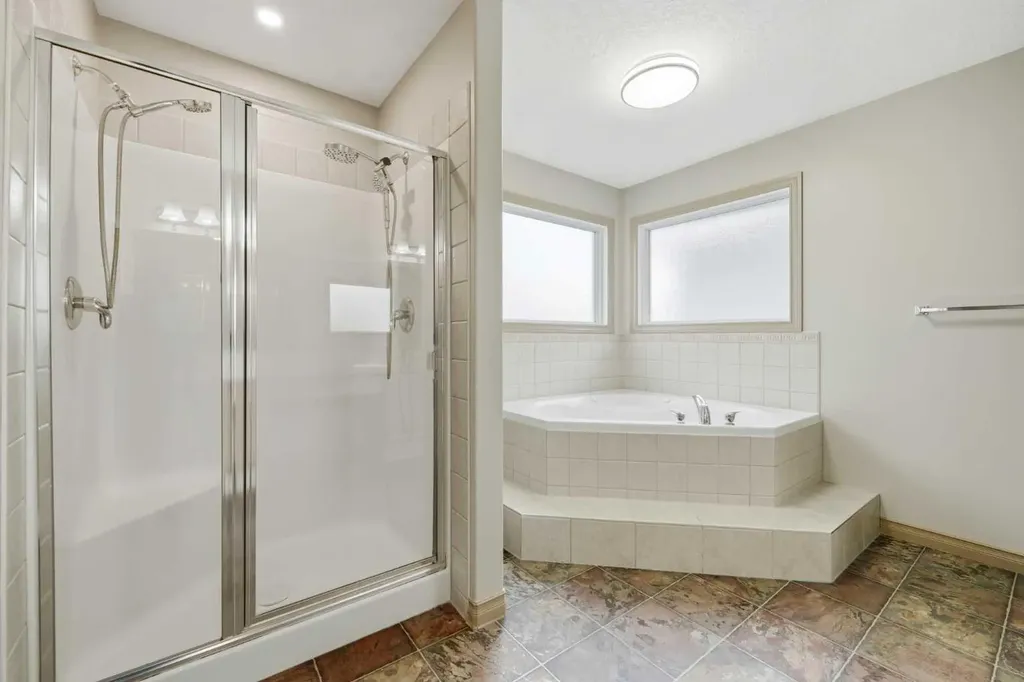 137 Evanscove Circle NW Calgary AB T3P 0A2