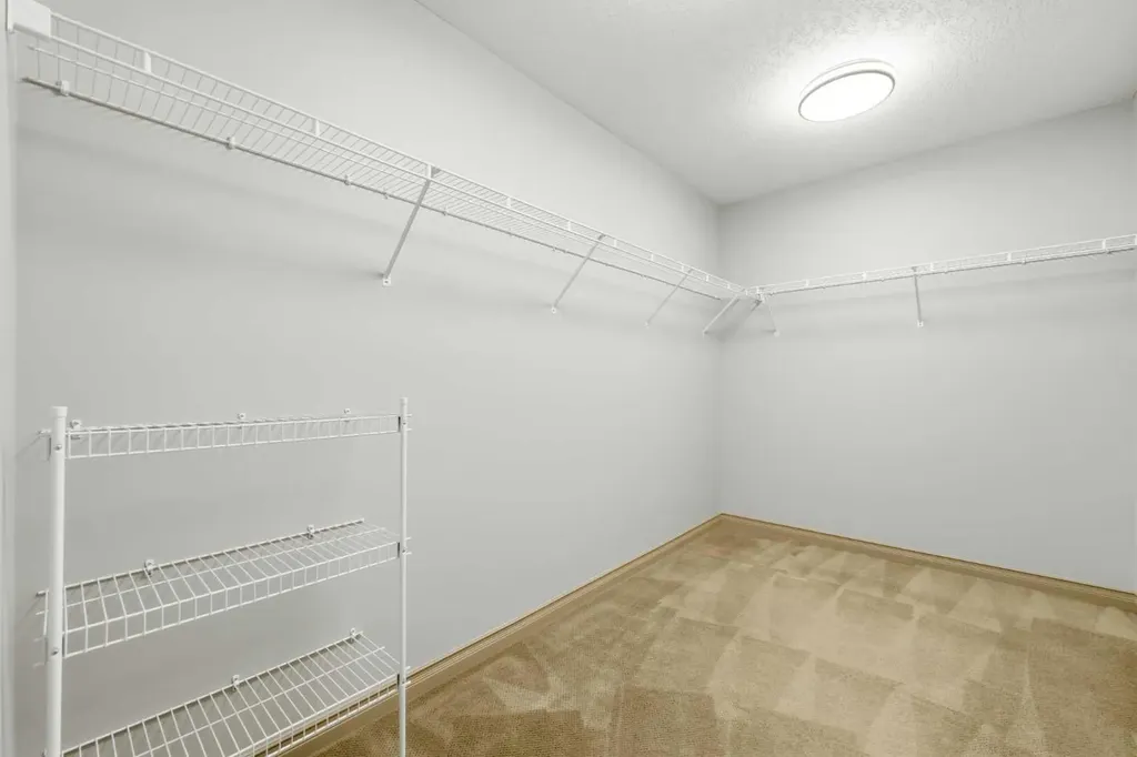137 Evanscove Circle NW Calgary AB T3P 0A2