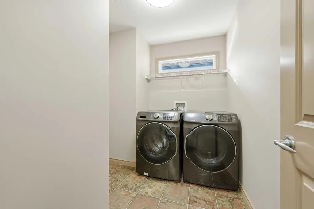 137 Evanscove Circle NW Calgary AB T3P 0A2