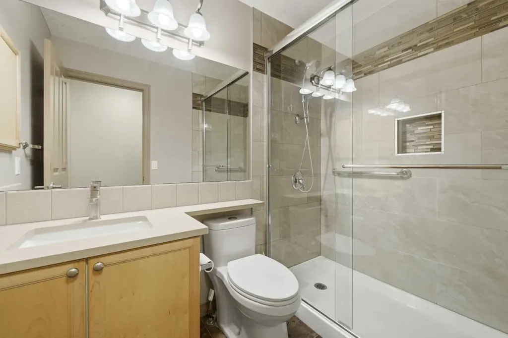 137 Evanscove Circle NW Calgary AB T3P 0A2