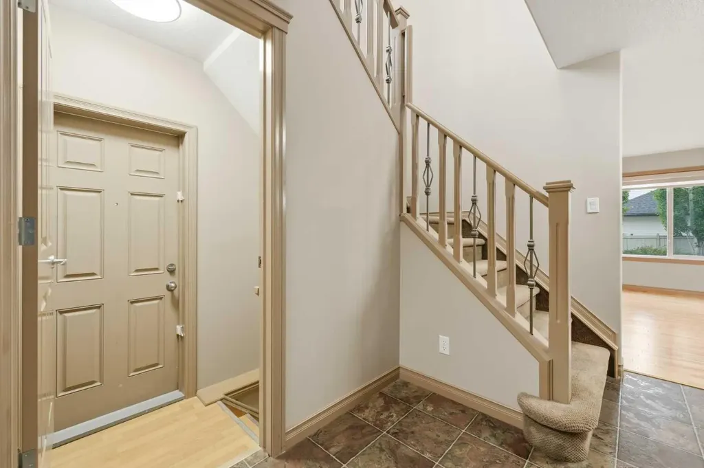 137 Evanscove Circle NW Calgary AB T3P 0A2
