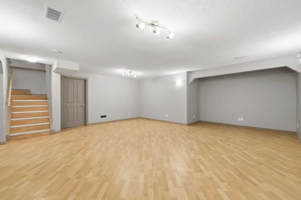 137 Evanscove Circle NW Calgary AB T3P 0A2