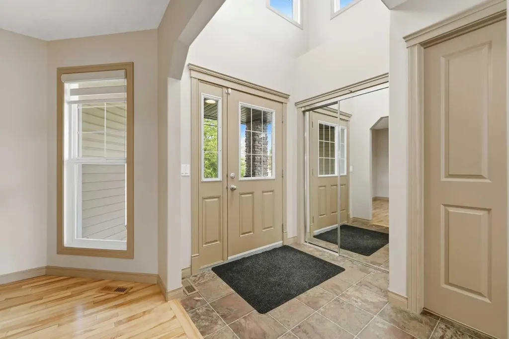 137 Evanscove Circle NW Calgary AB T3P 0A2