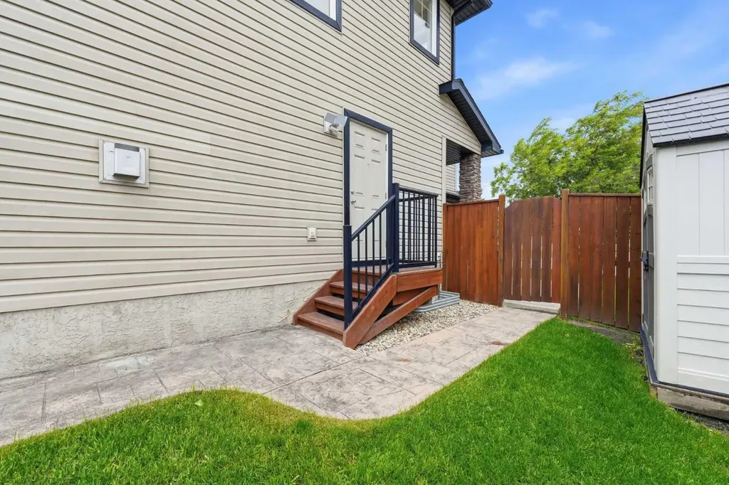 137 Evanscove Circle NW Calgary AB T3P 0A2