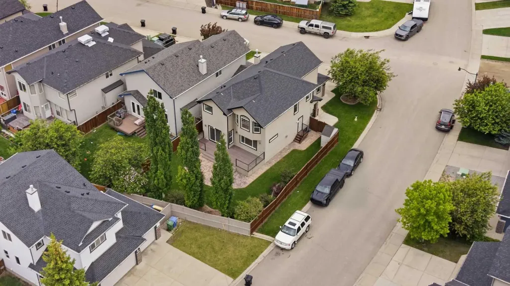 137 Evanscove Circle NW Calgary AB T3P 0A2