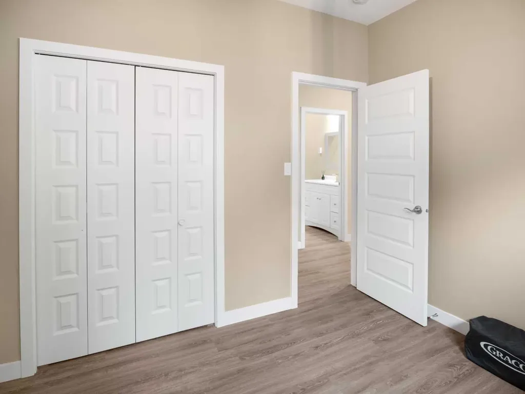 25 Grove Close Red Deer AB T4P 0P4