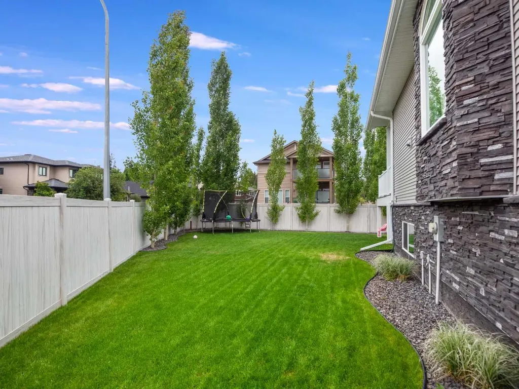 25 Grove Close Red Deer AB T4P 0P4