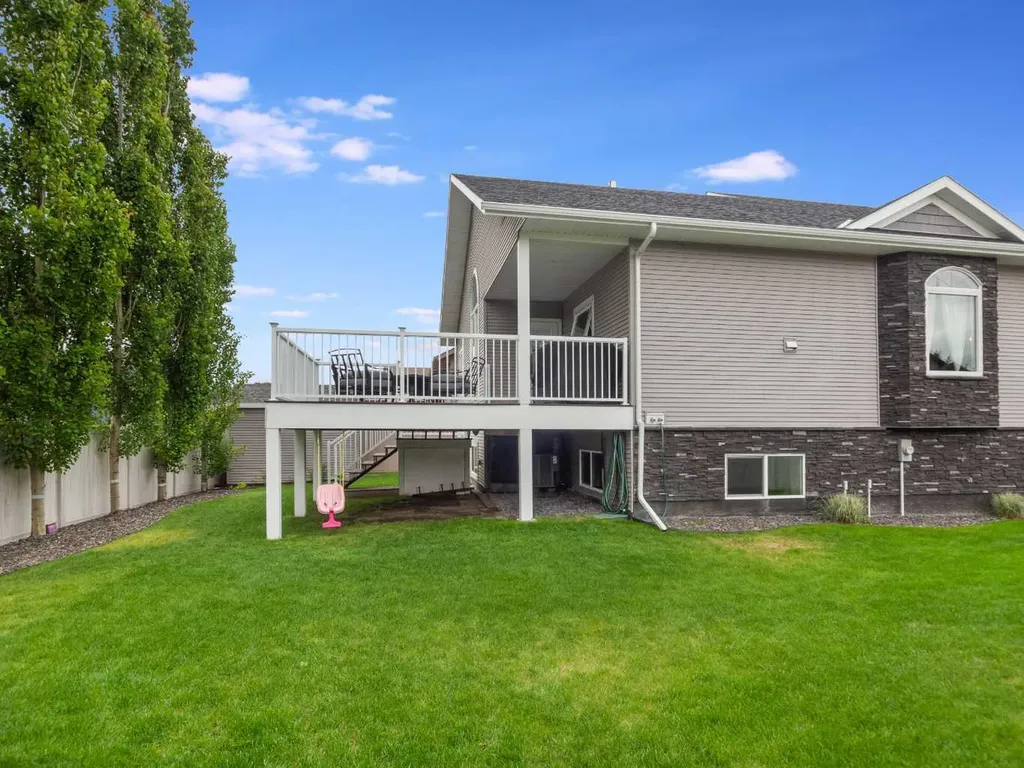 25 Grove Close Red Deer AB T4P 0P4