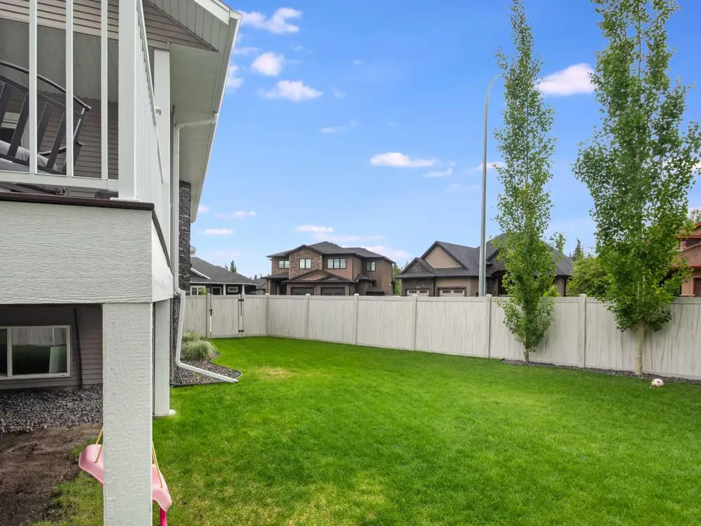 25 Grove Close Red Deer AB T4P 0P4