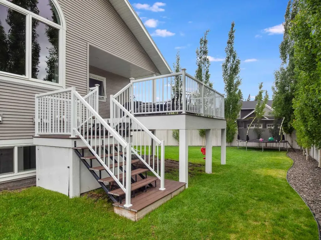 25 Grove Close Red Deer AB T4P 0P4