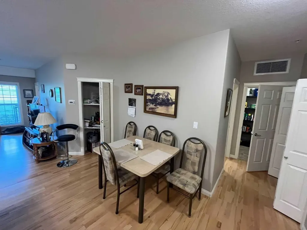 201 River Ridge Drive NW Medicine Hat AB T1A 8V5