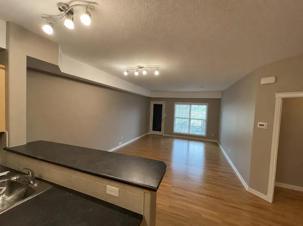 201 River Ridge Drive NW Medicine Hat AB T1A 8V5