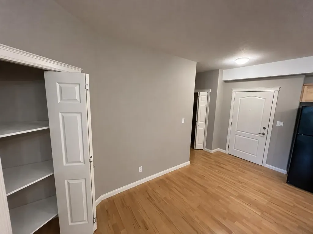201 River Ridge Drive NW Medicine Hat AB T1A 8V5