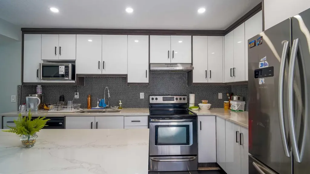 164 Castlegreen Close NE Calgary AB T3J1Y6