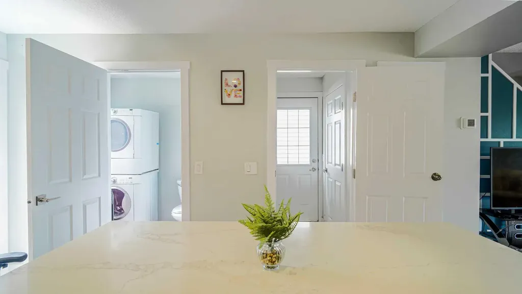 164 Castlegreen Close NE Calgary AB T3J1Y6