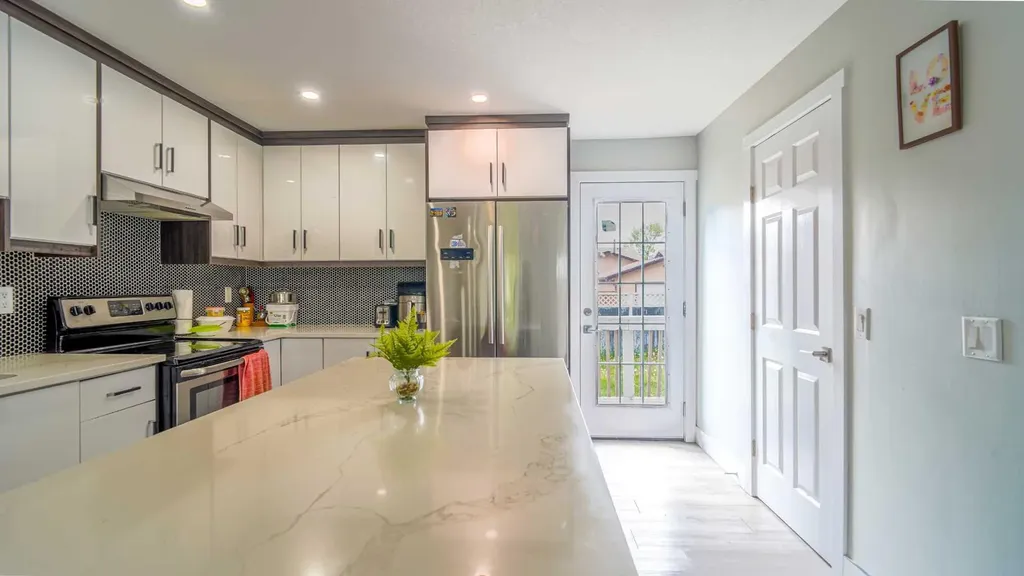164 Castlegreen Close NE Calgary AB T3J1Y6