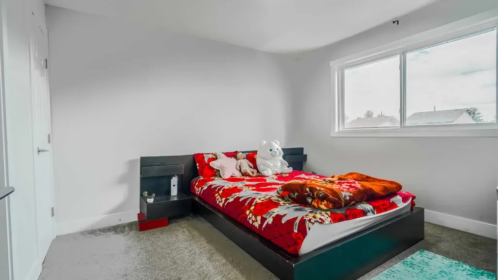 164 Castlegreen Close NE Calgary AB T3J1Y6