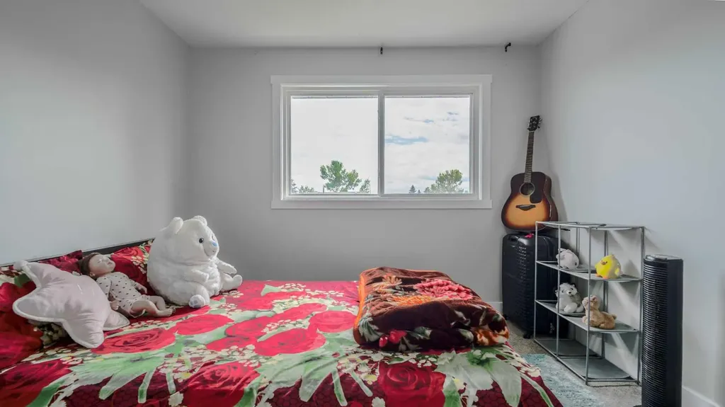 164 Castlegreen Close NE Calgary AB T3J1Y6