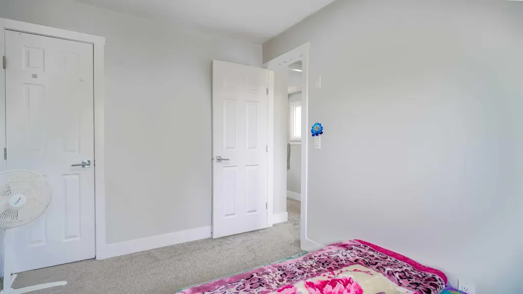 164 Castlegreen Close NE Calgary AB T3J1Y6