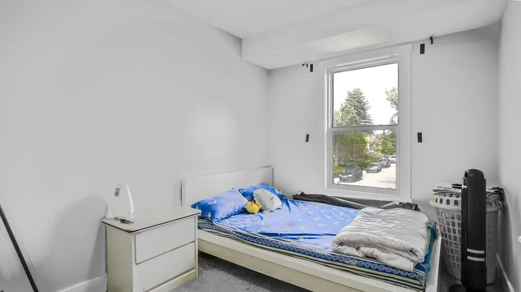 164 Castlegreen Close NE Calgary AB T3J1Y6